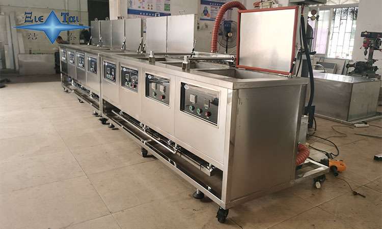 如何選擇適用于汽車修理廠的超聲波清洗機(jī)：價格、性能、規(guī)格綜合考量
